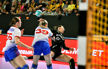 17 11 2025 Гандболистки Ростова одержали домашнюю победу над московским армейским клубом