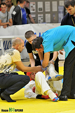 Бьют чекисты друг друга