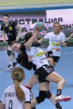 Орешек крепок датский