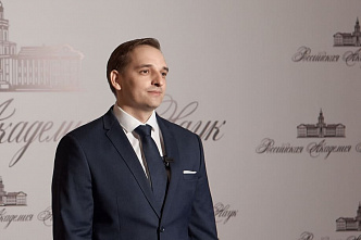 Советник губернатора Ростовской области Антон Алексеев продолжит работать бесплатно