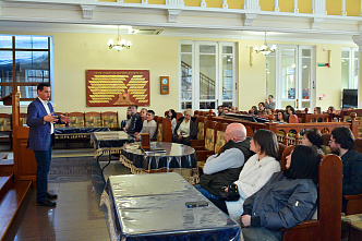 «Нас хотели убить, мы победили. Просим к столу!»