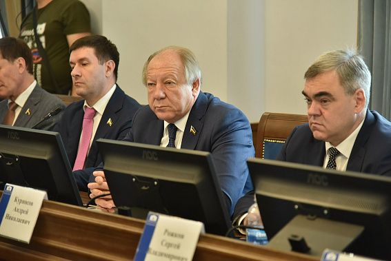 Как уберечь урожай-2026 от вредителей, болезней и сорняков: за «круглым столом» сегодня не обошли острых углов
