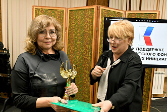 Директор Каменно-Бродской школы имени Героя  Советского Союза С.Я.Орехова Елена Николаевна Нагибина подготовила к участию в конкурсе свою дочь Евгению. Ее работа стала лучшей.