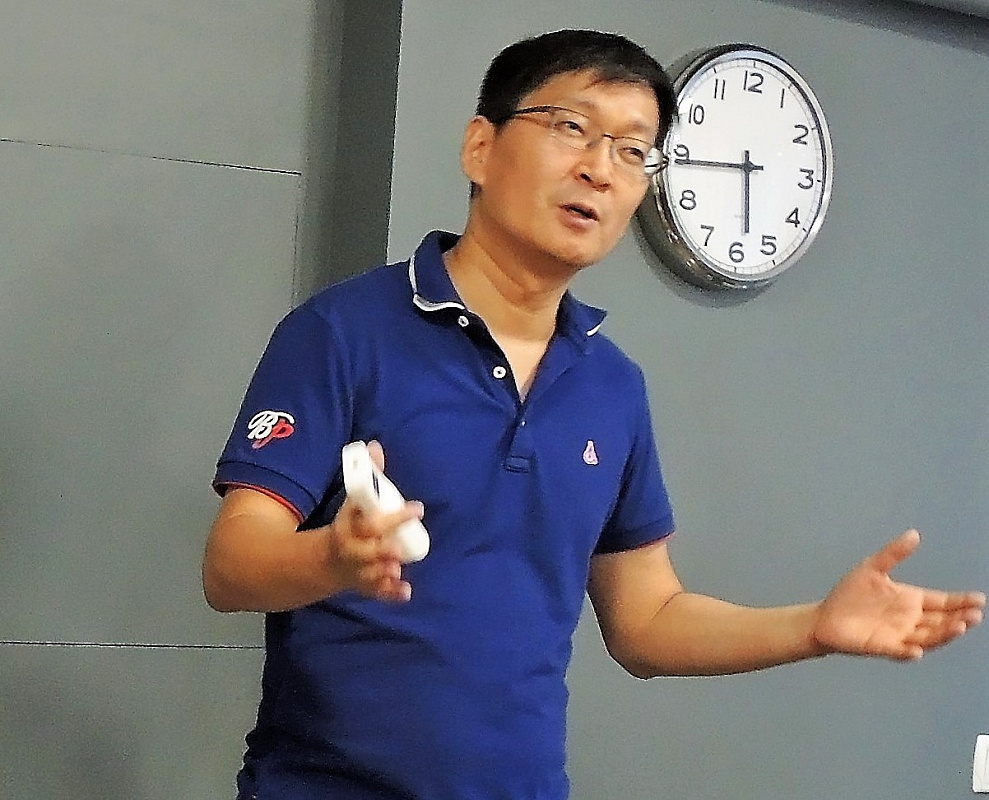 Президент Федерации шахмат Ростова Сергей Ли