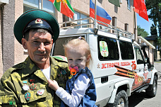 Из Сахалина на донскую землю пришло знамя победы 