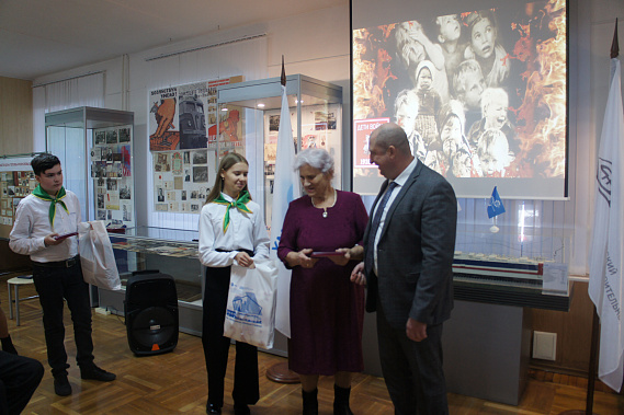 Ветераны НЭВЗа на встрече в музее завода. Фото Ирины Васильевой.