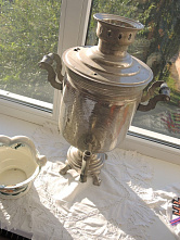 В горнице моей светло...