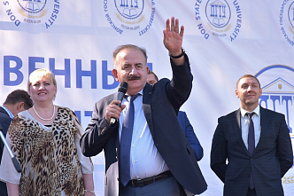 «Ход конем» выходит на прямую