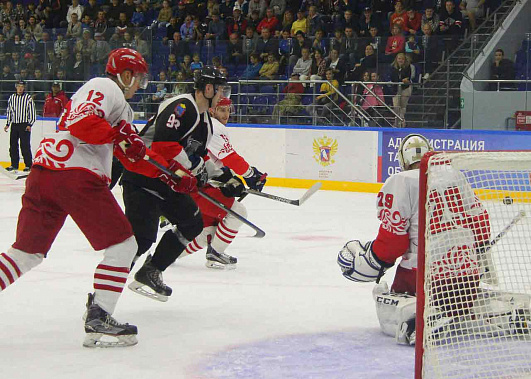 «Ростов» (красные) открыл турнир матчем с «Тамбовом». И обыграл «волков» – 3:2. Фото с сайта ФК «Ростов»