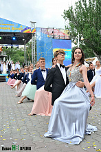 В Ростове прошел губернаторский бал для выпускников