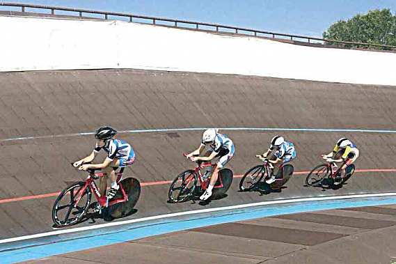 Сборная Дона мчит к золотым наградам.