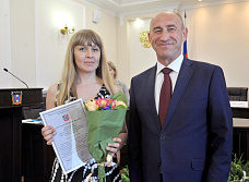 Наградили работников текстильной и легкой промышленности