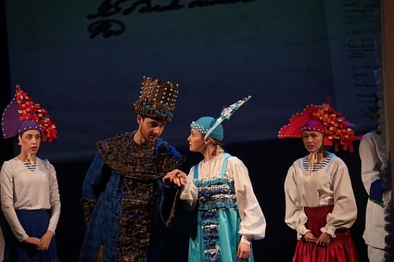 В Ростове и Новошахтинске на День знаний приглашают в театр