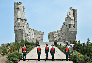 Освободителям - слава!