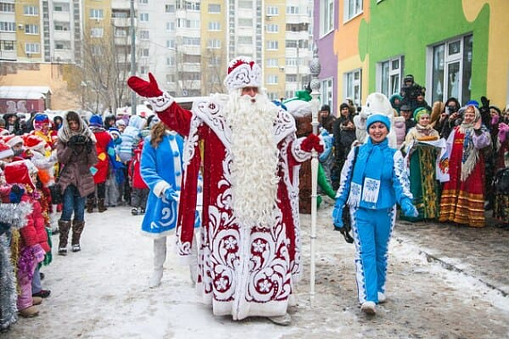 Пообщаться с Дедом Морозом ростовчане смогут на автобусных остановках и в поезде