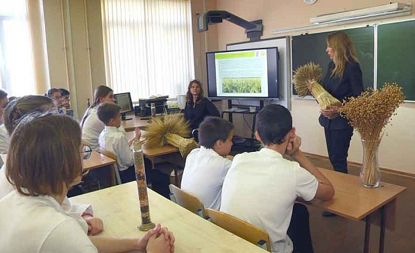 Ростовским гимназистам предложили стать агрономами
