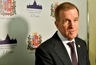 Городская дума Ростова приняла досрочную отставку градоначальника Алексея Логвиненко