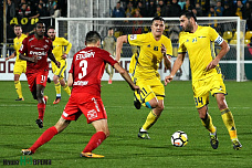 Бились, бились, поравнялись