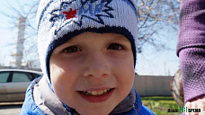 Маленькая мама Тася