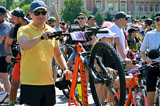 По улицам донской столицы промчал Ростовский вело парад