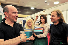 Пока читатели с нами