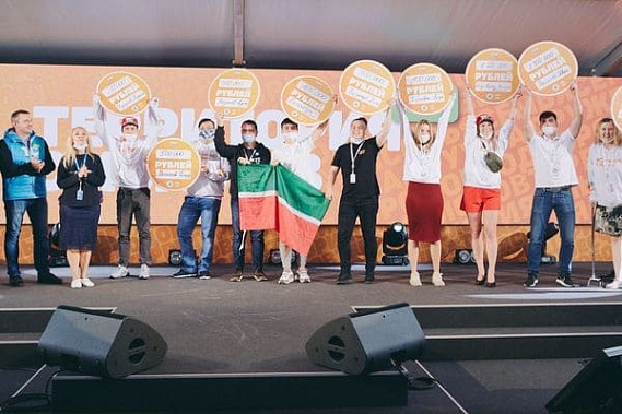 На форуме «Территория смыслов» Елизавета Бернова из Ростовской области выиграла 900 тыс. рублей на осуществление проекта