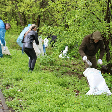 Во время субботника.