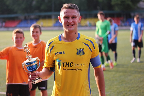 «Молодежка» – в группе лидеров