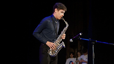 «Ветер перемен» провел благотворительный концерт, посвященный Дню матери