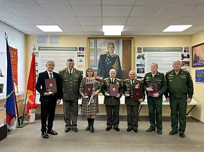 В неделинском братстве...