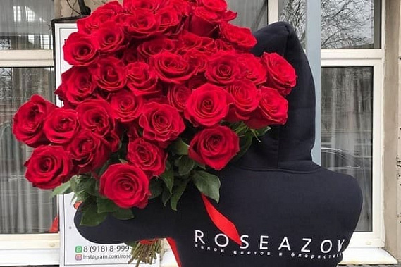 Клиентская база азовчан оказалась ценнее цветов