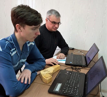 Арбитры Сергей Челядинов и Савелий Немцев 