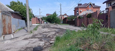 В топе самых непроезжих дорог России — ростовская улица