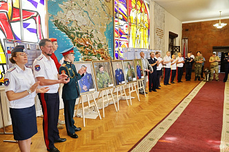 Универсалу и его боевым товарищам посвящается...