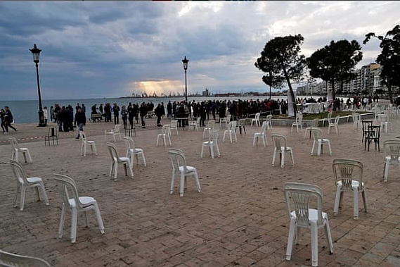 Митинг рестораторов в Греции с требованием разрешения на работу. Фото REUTERS