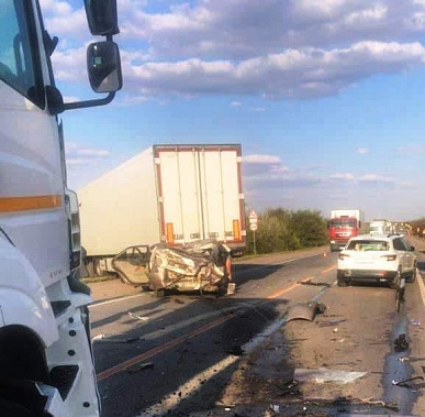 Фото с места аварии предоставлено отделом пропаганды УГИБДД по РО.