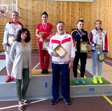 «Бронзу» шпагой взяла