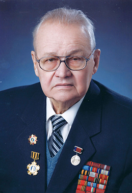 «Играющий ректор»