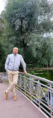 Сегодня поздравления принимает мастер ФИДЕ Дмитрий Елизаров