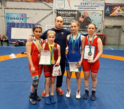 Донские спортсменки отличились на всероссийском турнире по вольной борьбе