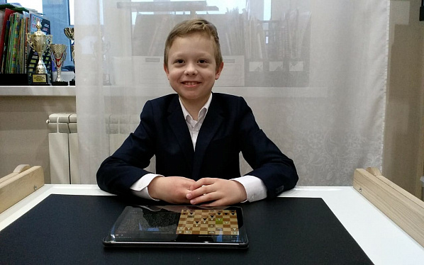 Игрок команды «Наше время-100» Владимир Загребайлов стал чемпионом ЮФО по шахматной композиции