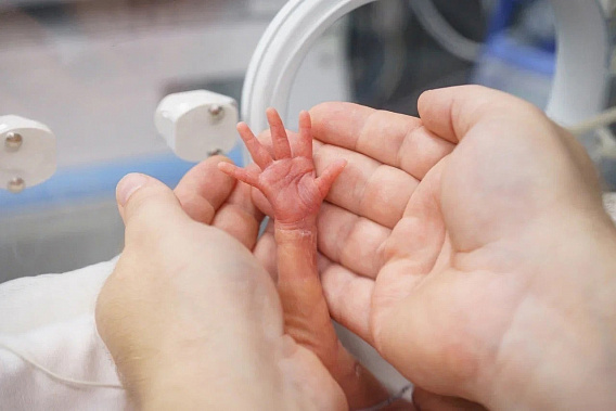 «Акушерское чудо»: в перинатальном центре Ростовской области спасли младенца с пятикратным обвитием пуповины