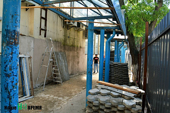 На Центральном рынке Ростова продолжают демонтировать ларьки