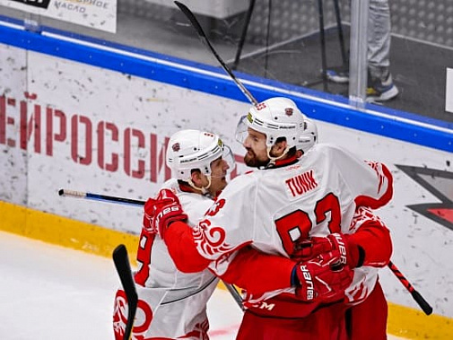 На выезде хоккеисты «Ростова» победили команду Омска