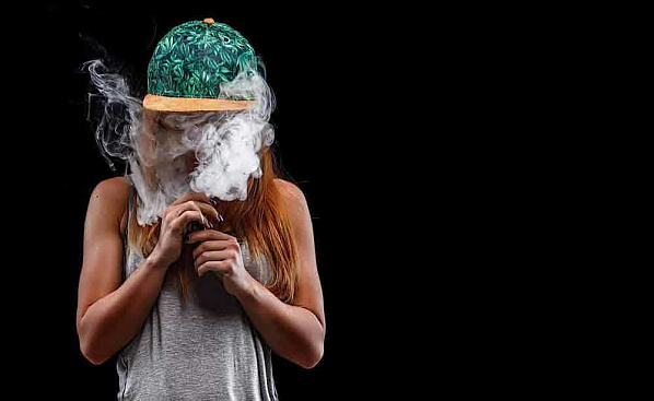 Вейпы и кальяны приравняли к обычным сигаретам