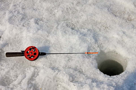 Два дончанина утонули во время зимней рыбалки 