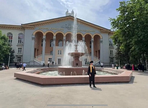 Магистрам ЮФУ вручили красные дипломы