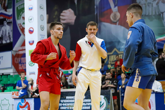 Спортсмены РГЭУ (РИНХ) отличились на чемпионате страны по самбо среди студентов