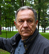 Промелькнет знакомое лицо