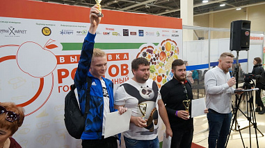 В Ростове определился самый быстрый едок шаурмы